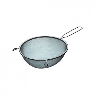 Kitchen Craft Large Stainless Steel Sieve, 20 cm (8”)