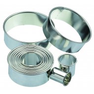 Kitchen Craft 11-Round Plain Cookie Cutters With Metal Storage Tin