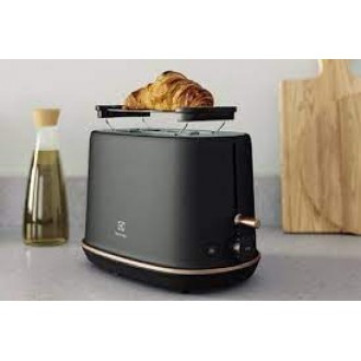 ElectroLux 2 slice Ultimate Taste 700 toaster, 7 browning settings-Black