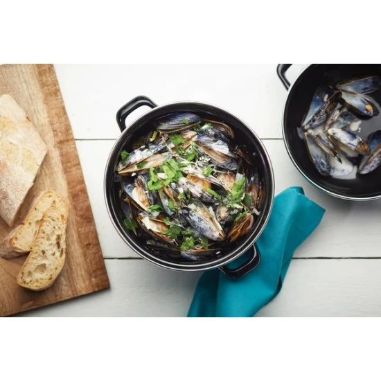 World of Flavours Mediterranean Large Mussels Pot, 5.5-litre capacity, KCMPLRG Shop quality World of Flavours Mediterranean Large Mussels Pot, 5.5-litre capacity in Kenya from vituzote.com Shop in-store or online and get countrywide delivery!